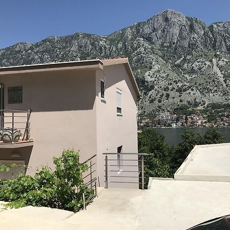 Apartmani Cuce Котор Екстериор снимка